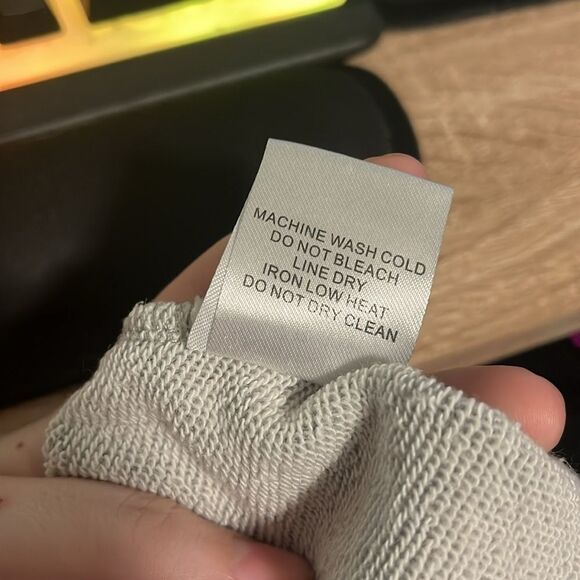 Kittenish Women's Cropped Hoodie Sweatshirt Distressed Sleeve size small - Picture 3 of 4